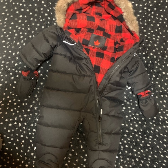 Size is 6-12 mos see photos - Picture 2 of 4